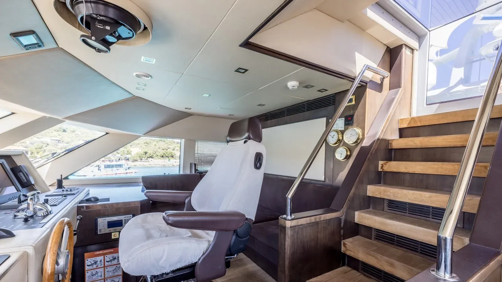 Buy a LA STELLA DEI MARI 106 at Shestakov Yacht Sales