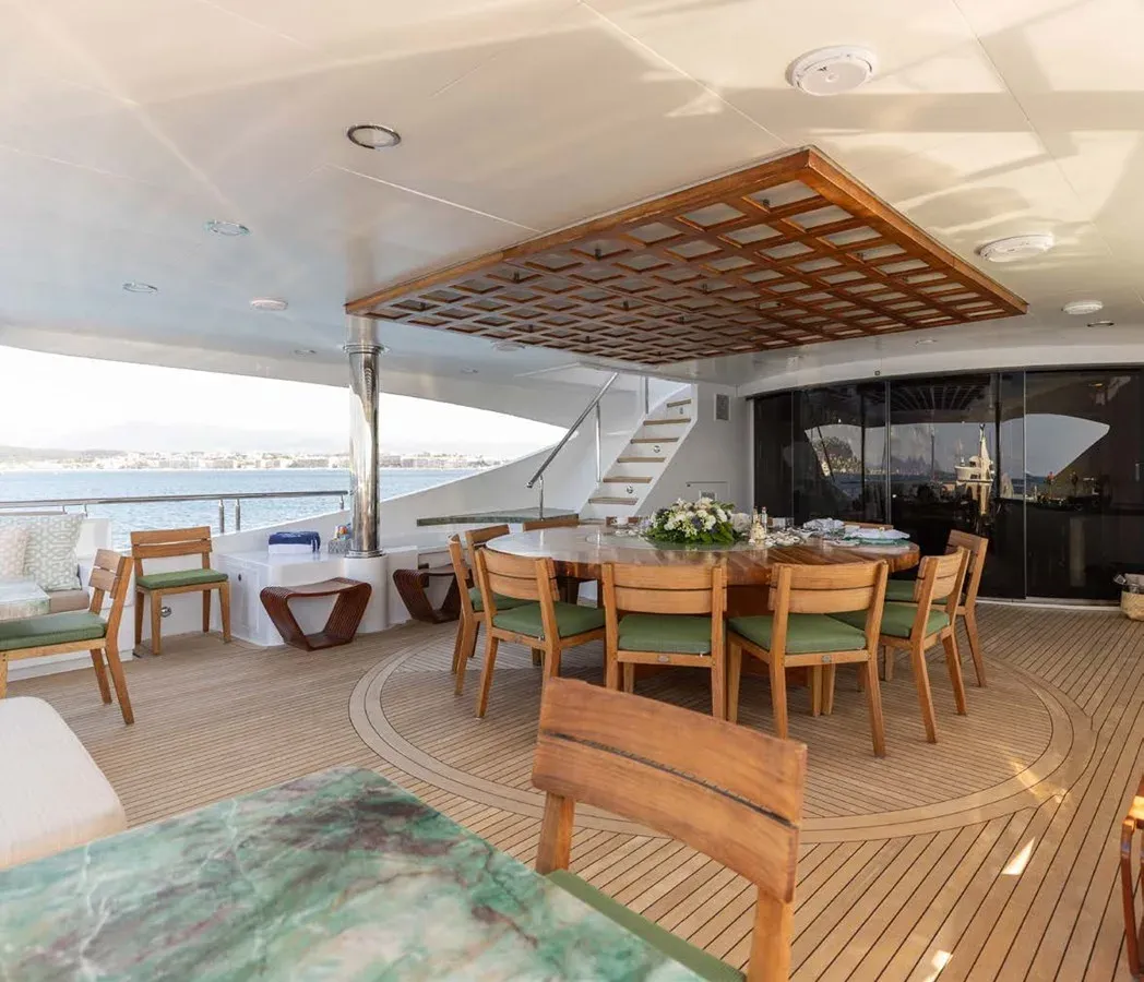 Buy a yacht Champagne Seas - Trinity