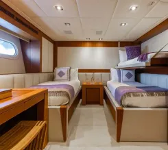Buy a yacht Champagne Seas 164