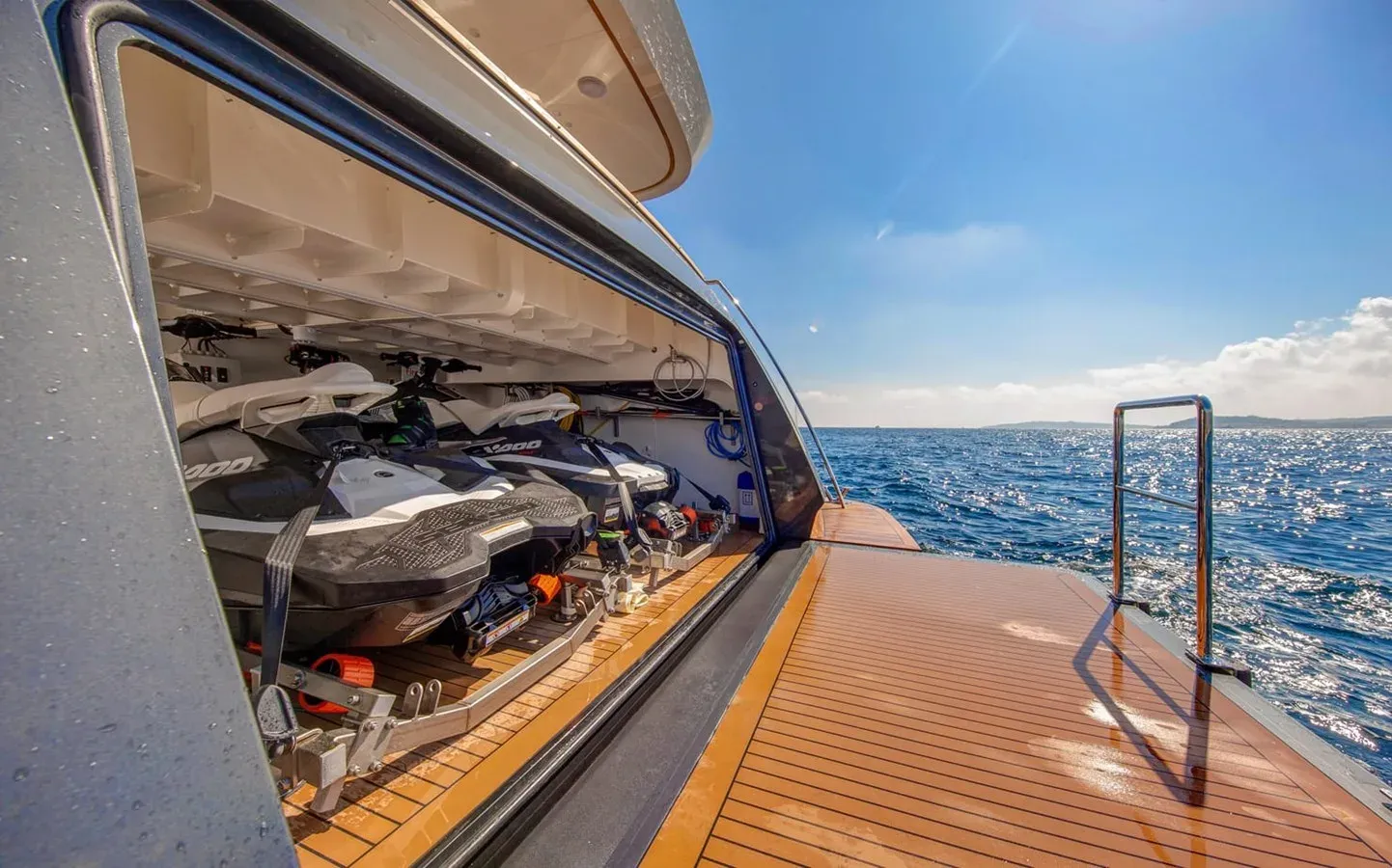 Buy a yacht MY JANGADA 105