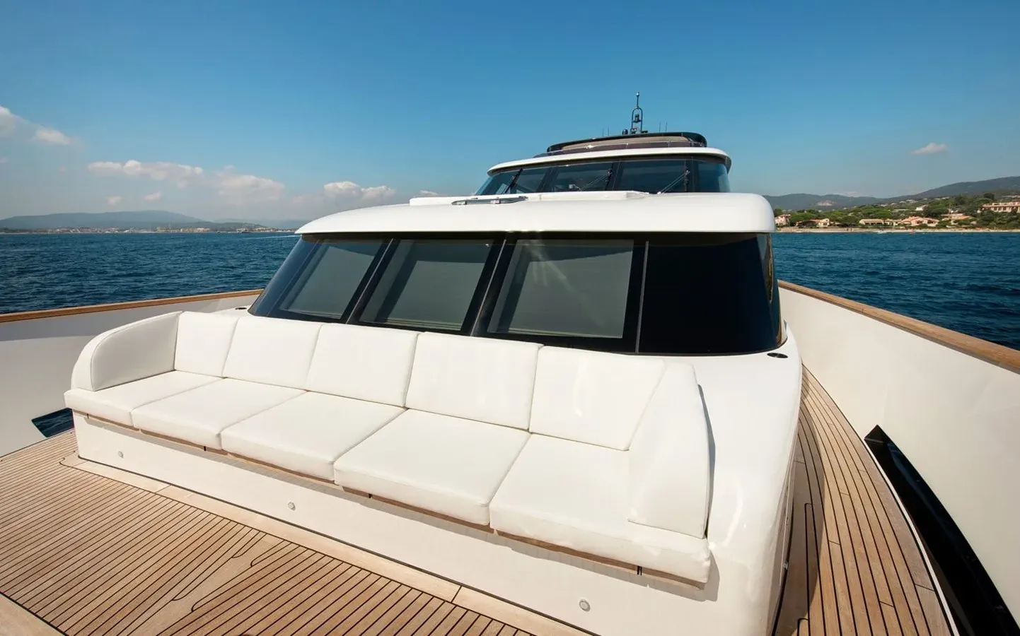 Buy a MY JANGADA 105 at Shestakov Yacht Sales