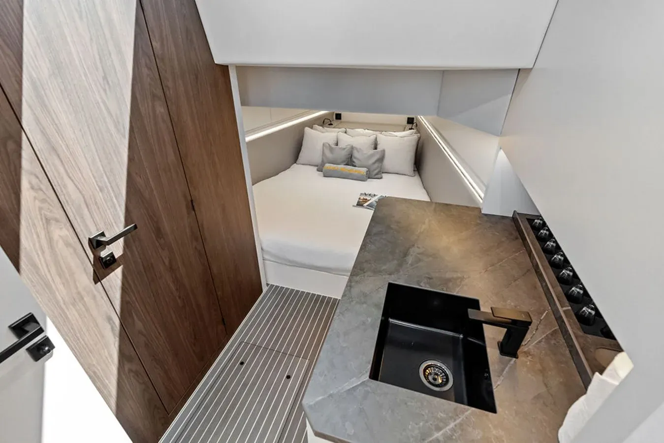 Buy a HIGH ENERGY VQ55 at Shestakov Yacht Sales