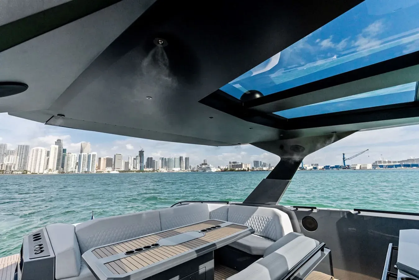 Buy a yacht HIGH ENERGY - VANQUISH YACHTS