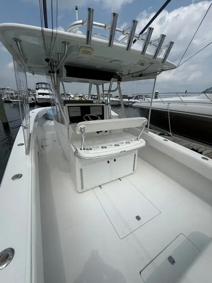 Купить NIKKI LEIGH 2006 Venture 34 Center Console