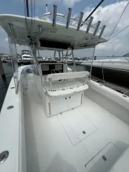 Купить NIKKI LEIGH 2006 Venture 34 Center Console