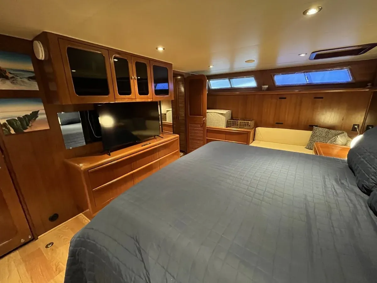 Buy a Blessed 1990 at Shestakov Yacht Sales