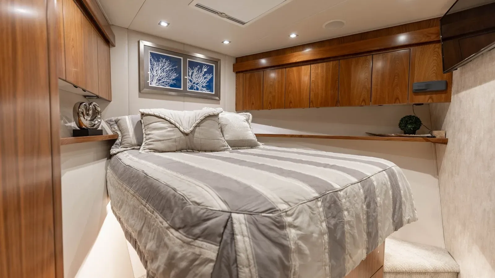 Buy a CE - VIKING at Shestakov Yacht Sales