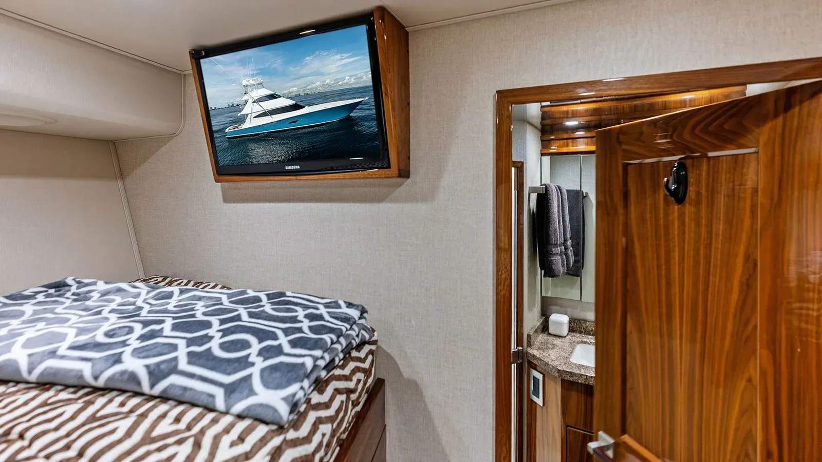 Buy a Aussie Rules - VIKING at Shestakov Yacht Sales
