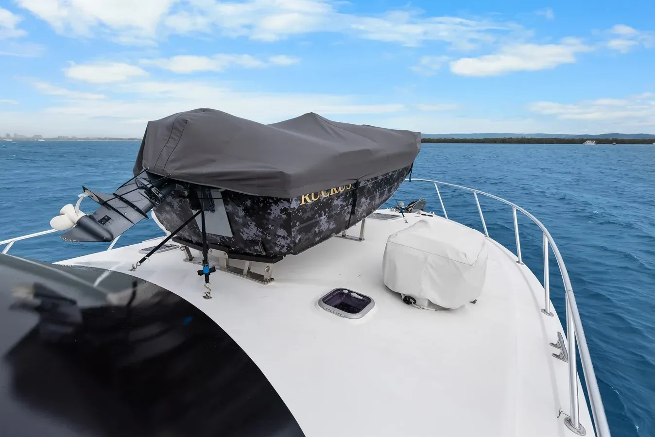 Купить яхту Ruckus 48 в Shestakov Yacht Sales