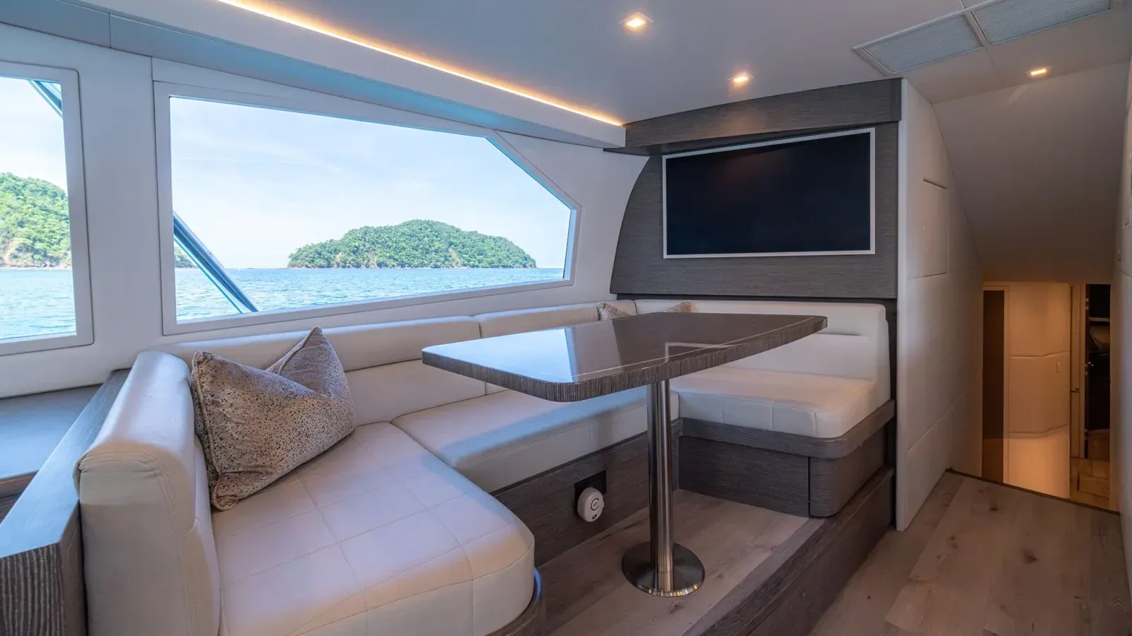 Buy a FISH TANK at Shestakov Yacht Sales