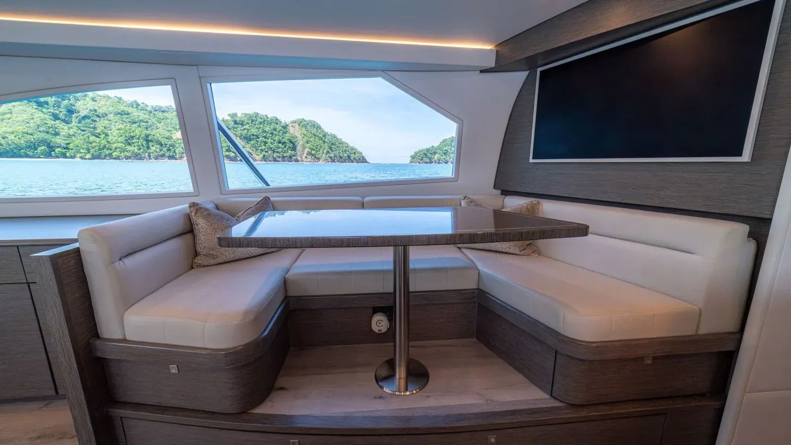 Buy a yacht FISH TANK 64