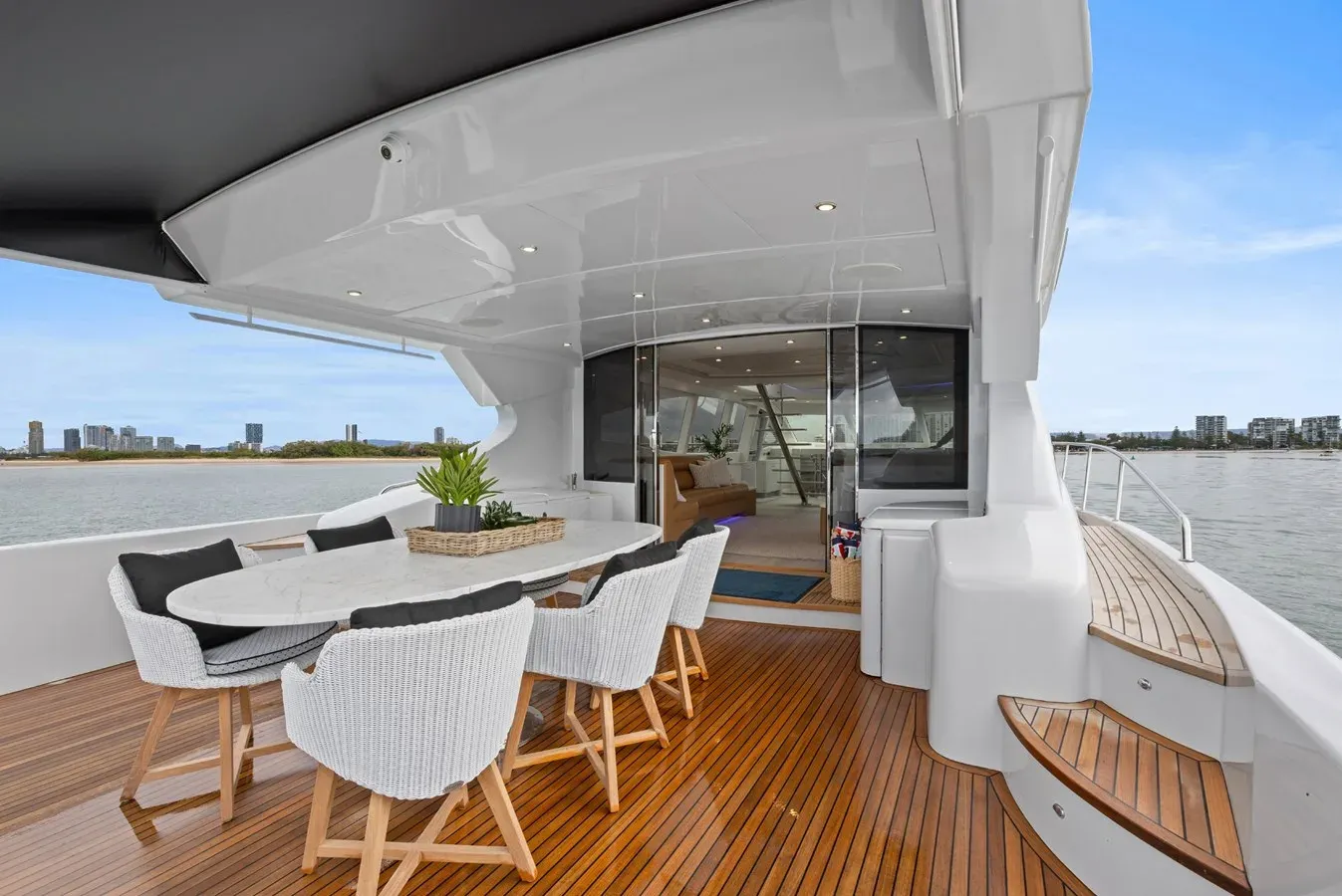 Купить Warren 87 Motor Yacht