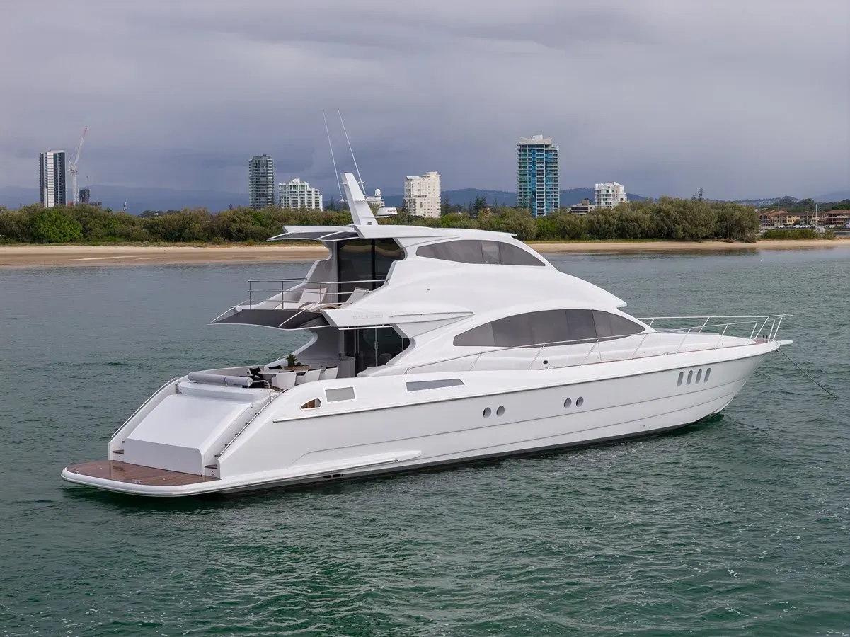 Стоимость яхты Warren 87 Motor Yacht