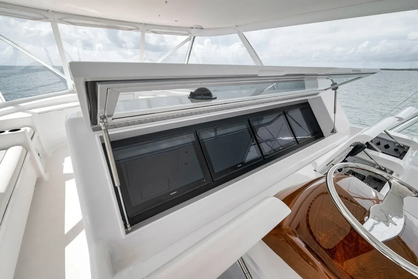 Genesis 75 Convertible yacht sale