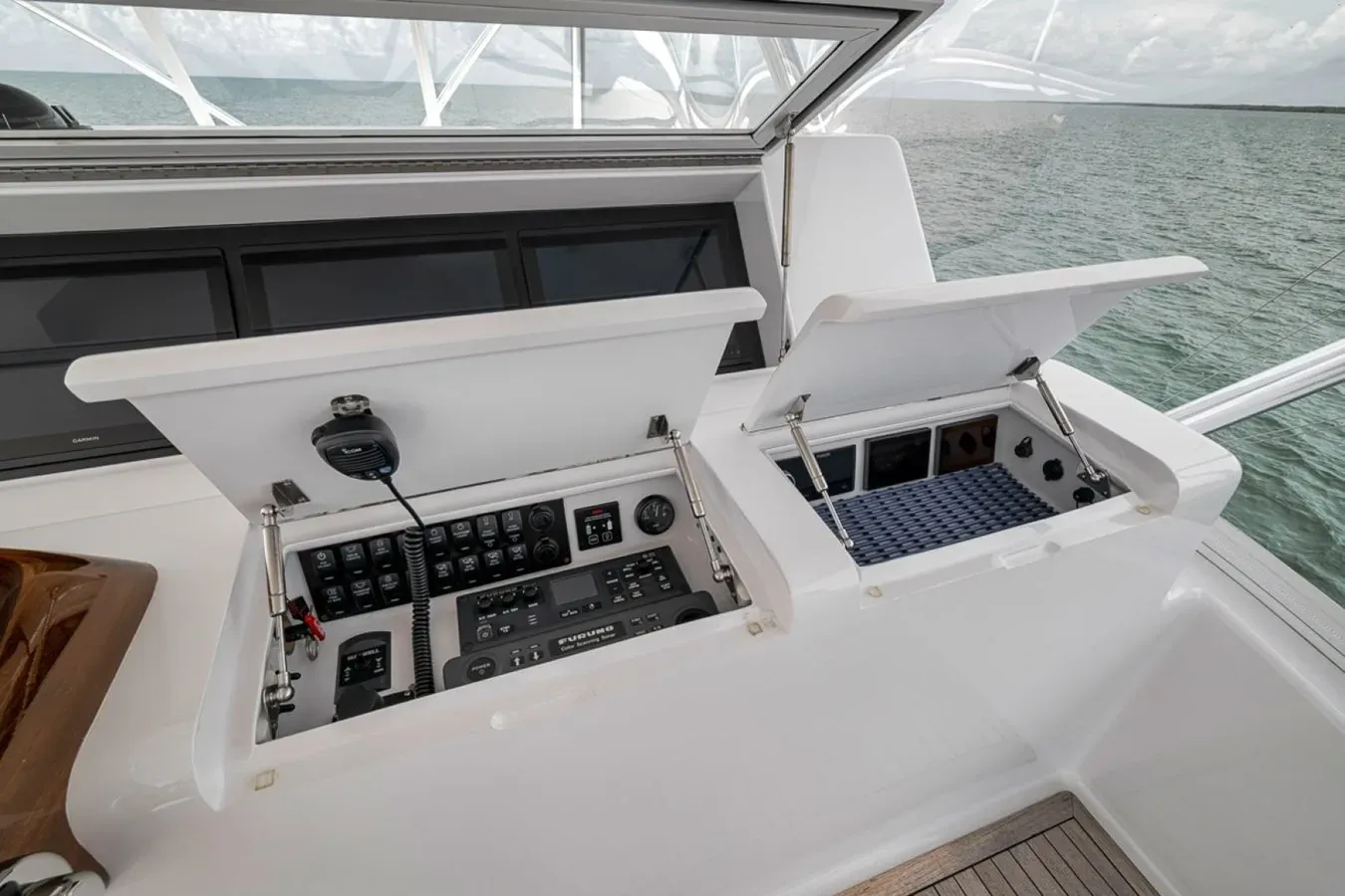 Buy a yacht Genesis 75 Convertible