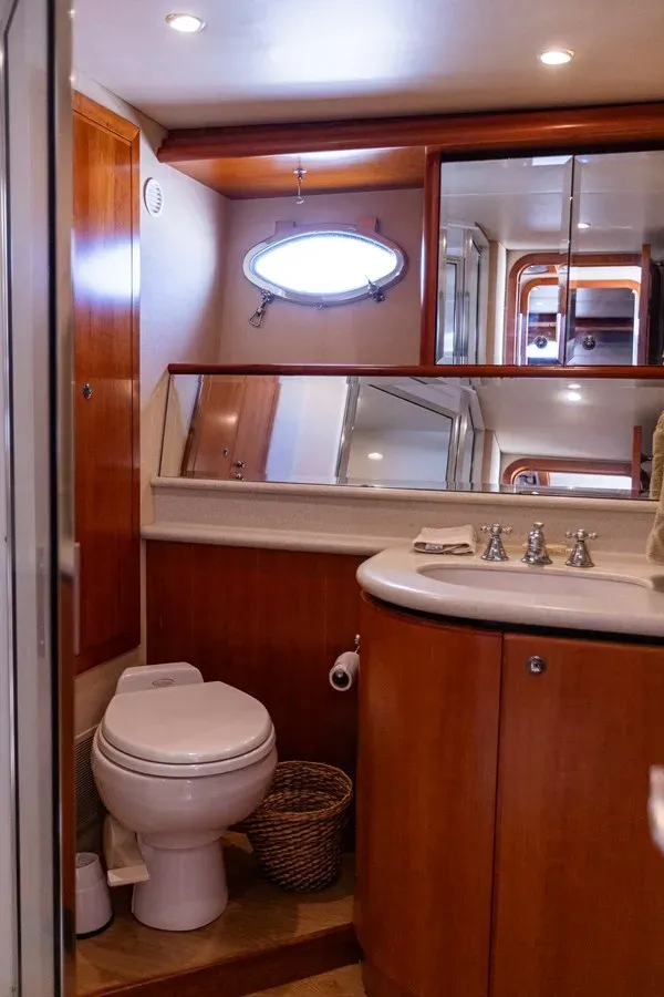 Купить яхту Dawn Trader VII - WEST BAY в Shestakov Yacht Sales