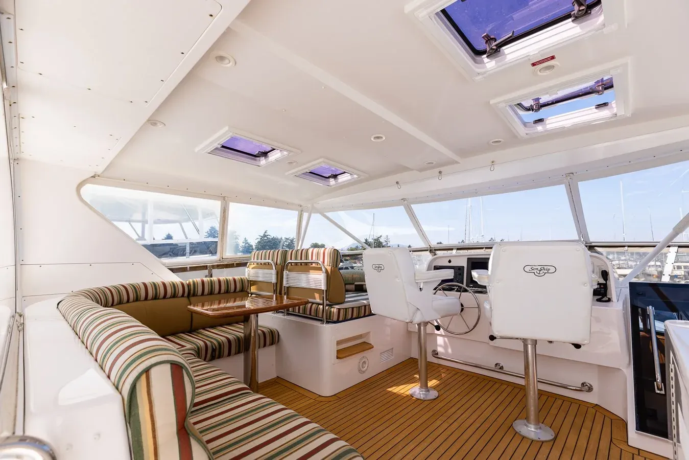Купить яхту Dawn Trader VII - WEST BAY в Shestakov Yacht Sales