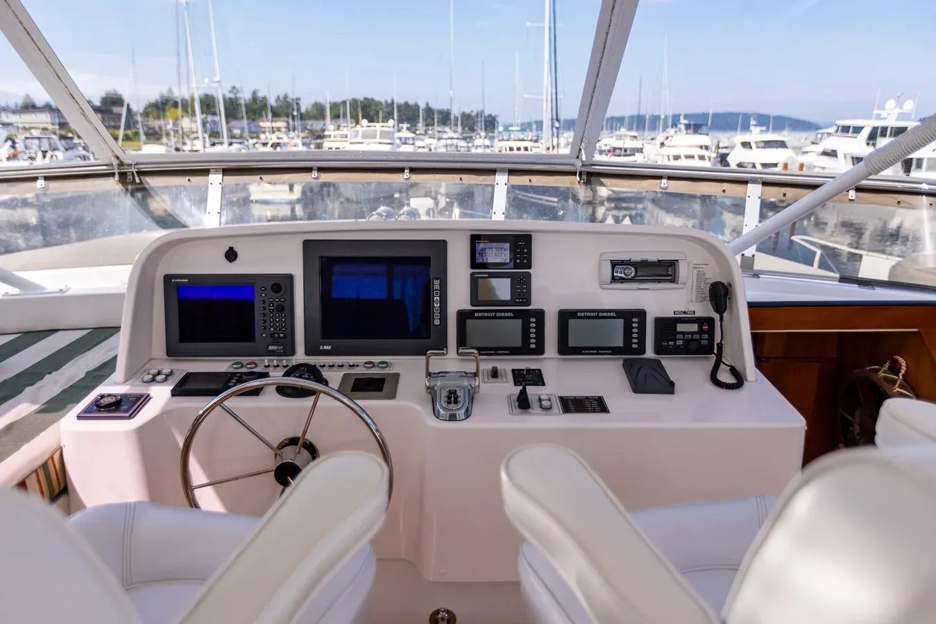 Продажа яхты Dawn Trader VII 2005