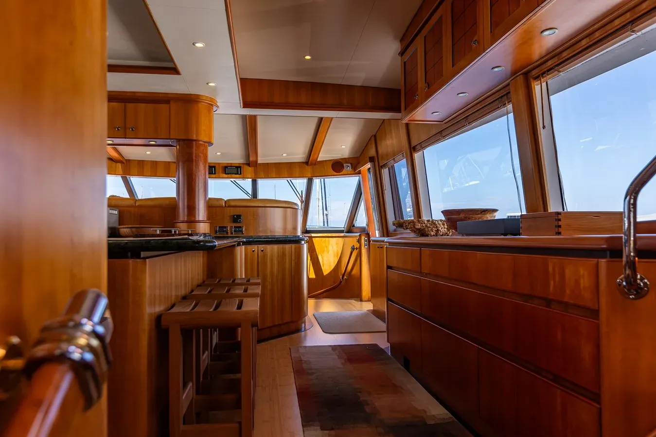 Продажа яхты Dawn Trader VII 86