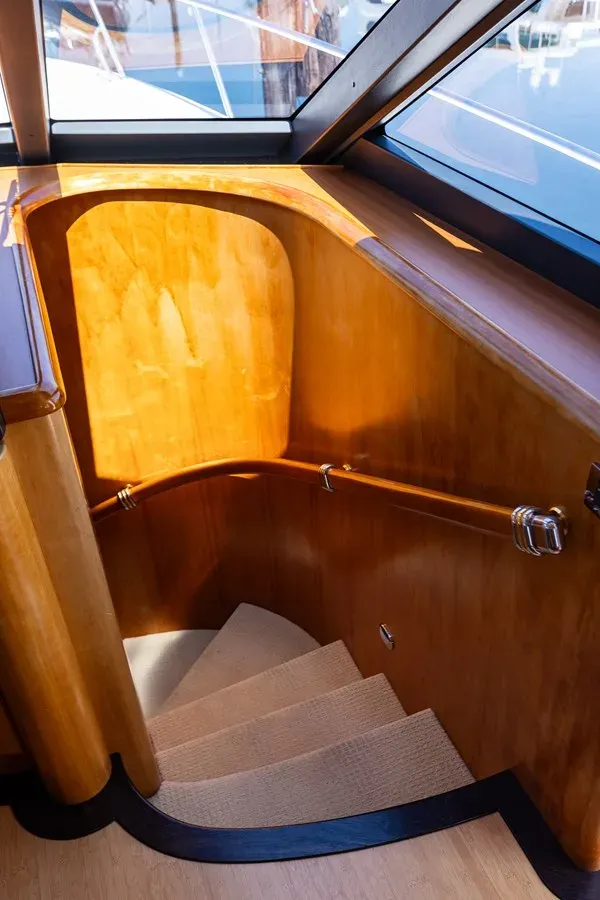 Купить яхту Dawn Trader VII 86 Raised Pilothouse в Shestakov Yacht Sales