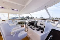 Dawn Trader VII 86 Raised Pilothouse