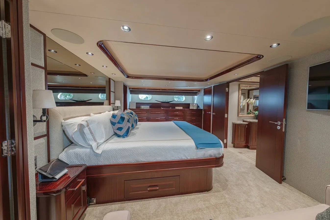 Buy a DETERMINATION 112 Westport at Shestakov Yacht Sales