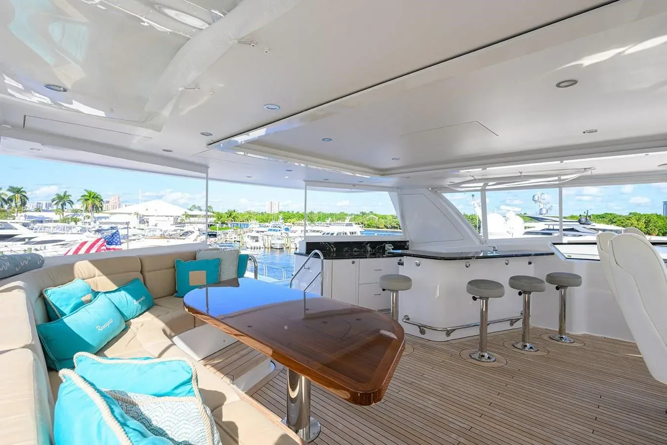 RENNEGADE Raised Pilothouse