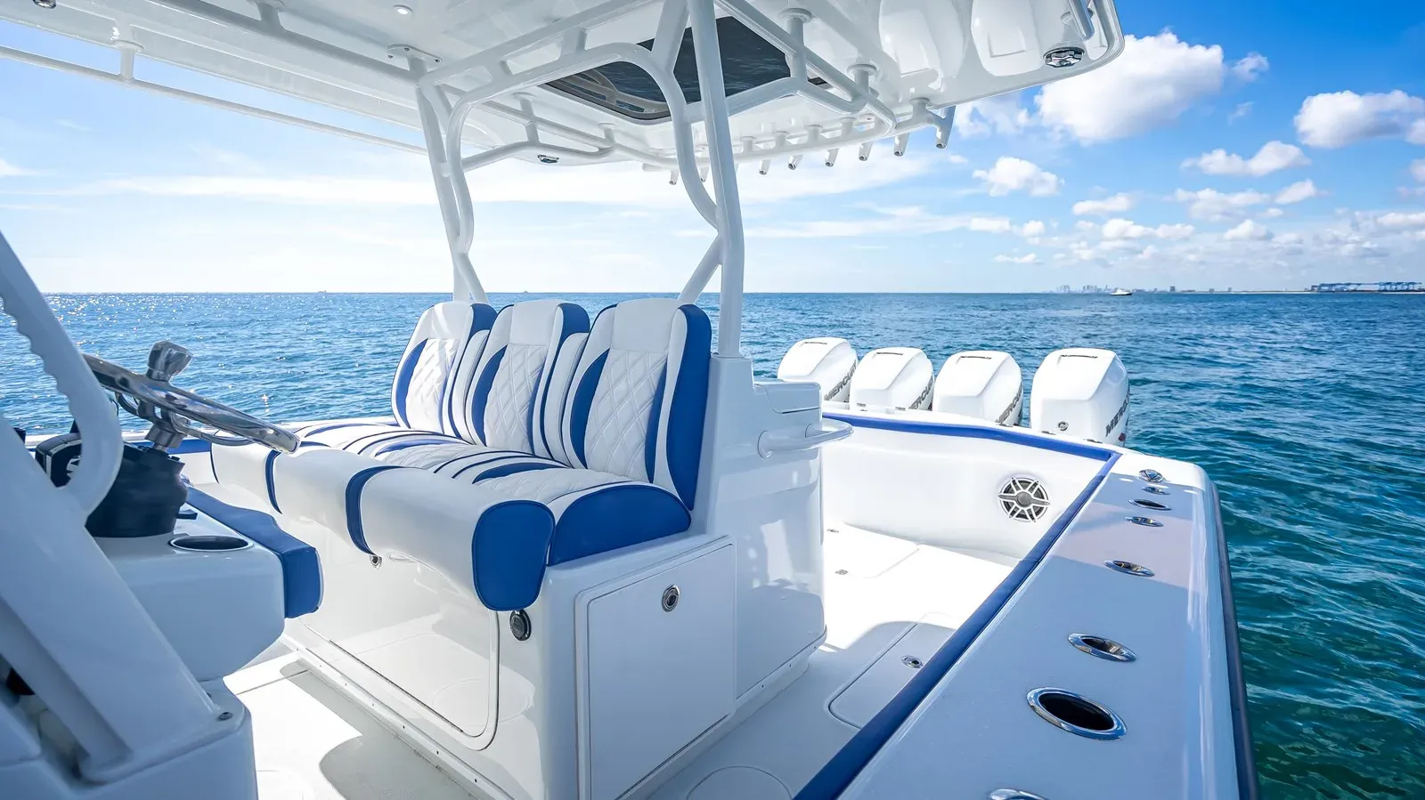 Buy a yacht Yellowfin 39 (Copy) 2023