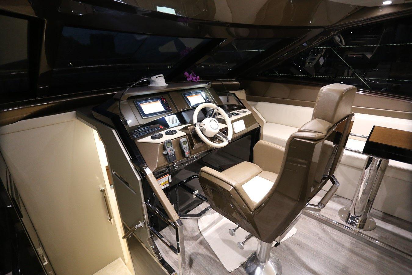 the best price on FNN Marquis 630 Sport Yacht