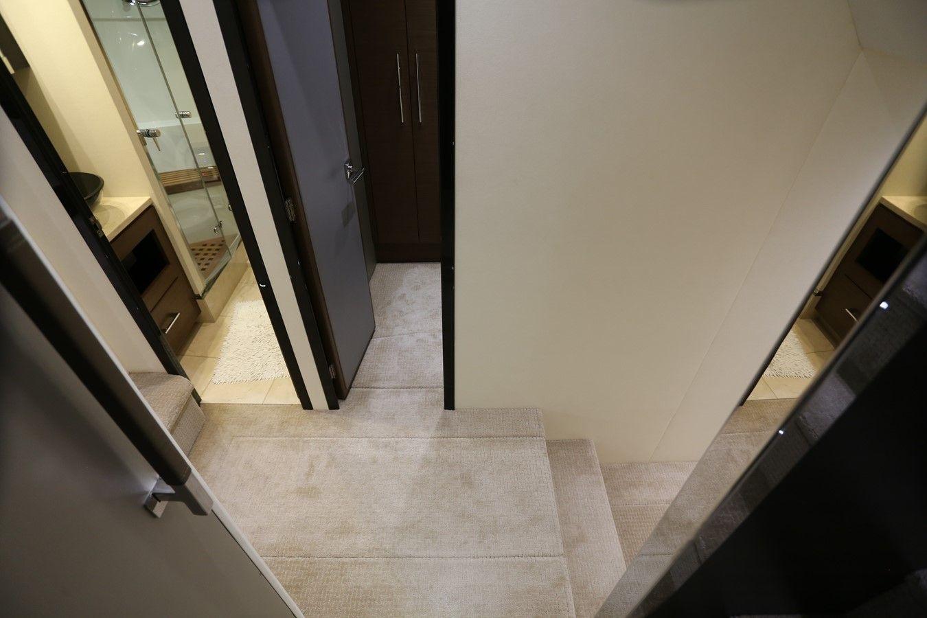 best yacht sales deals FNN Marquis 630 Sport Yacht