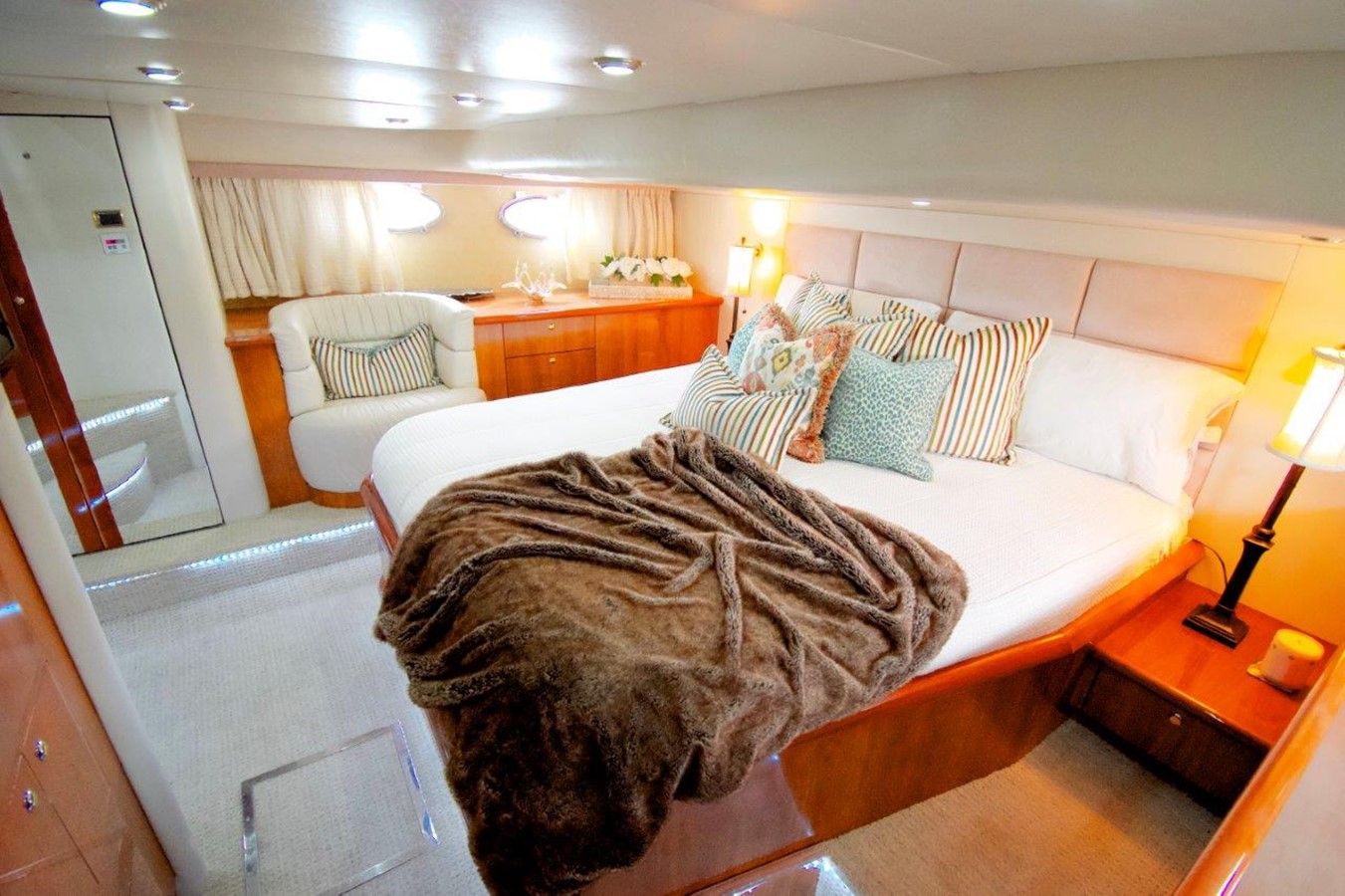 Buy a yacht Ferrous - Sunseeker