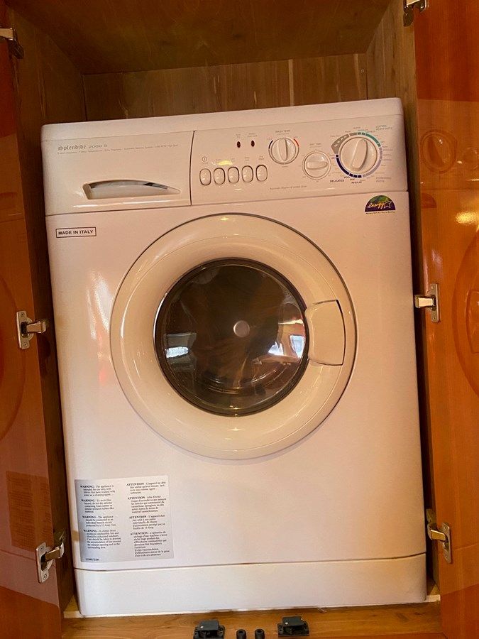 Buy a - - Regal at Shestakov Yacht Sales