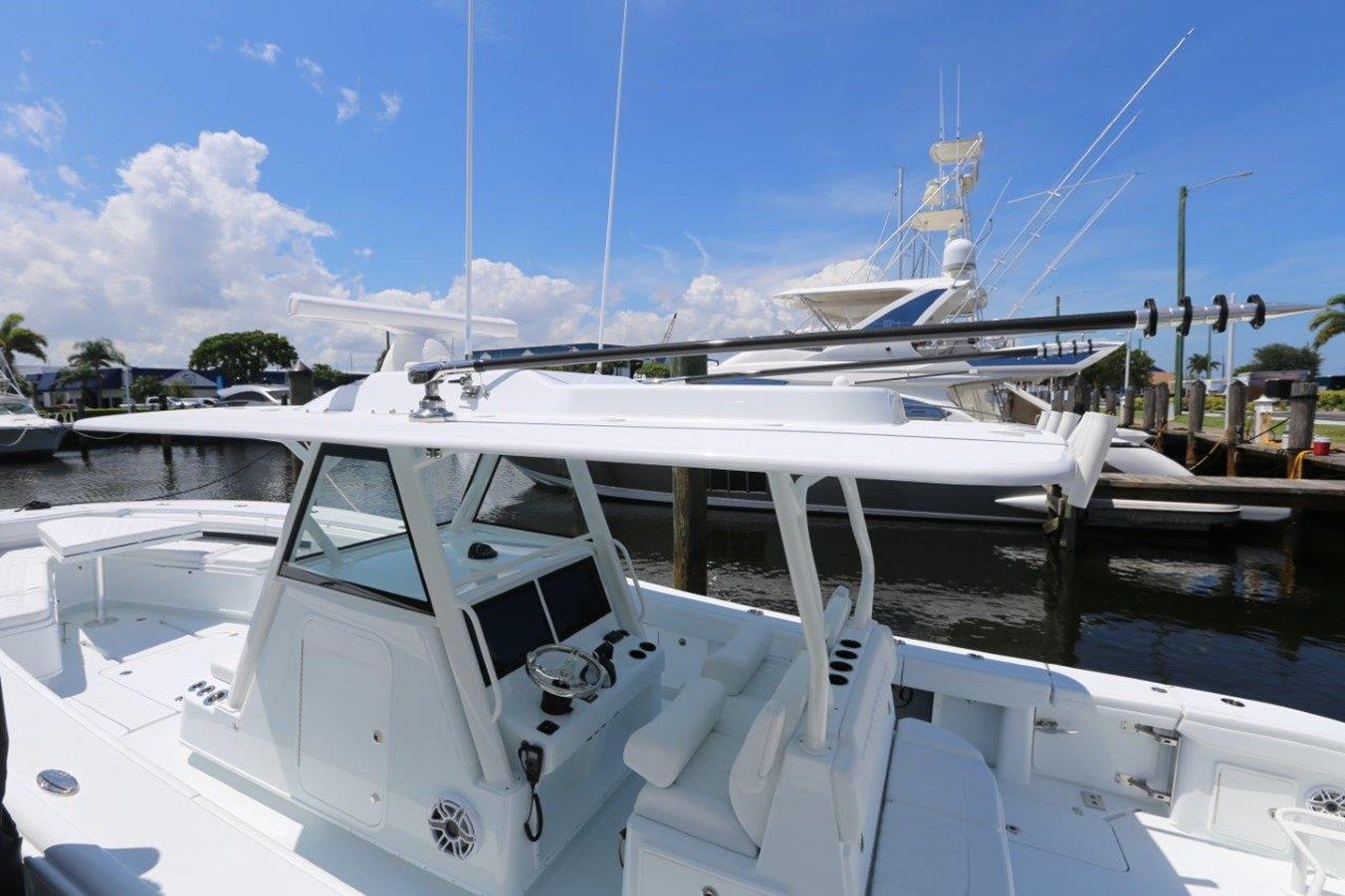 Купить 39 Offshore In Stock! 2021