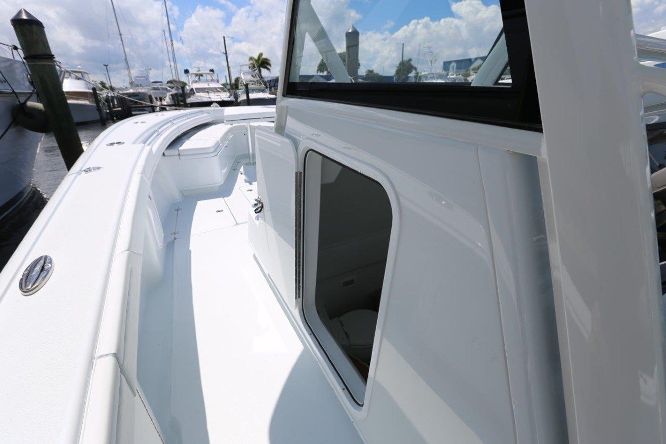 Купить яхту 39 Offshore In Stock! 39 Offshore в Shestakov Yacht Sales