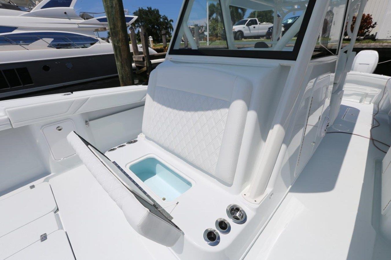 Купить яхту 39 Offshore In Stock! - YELLOWFIN в Shestakov Yacht Sales