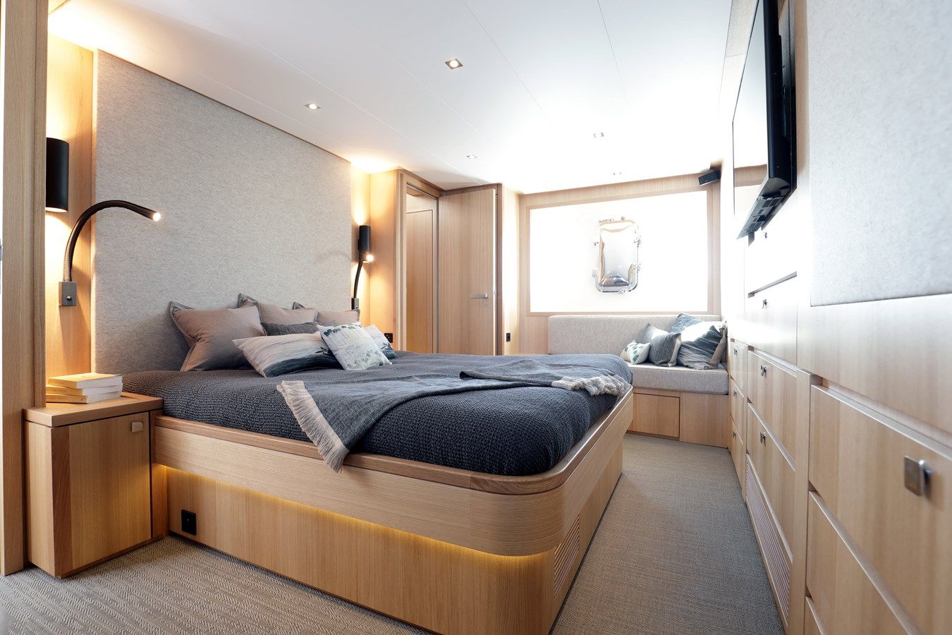 the best price on ARMONEE