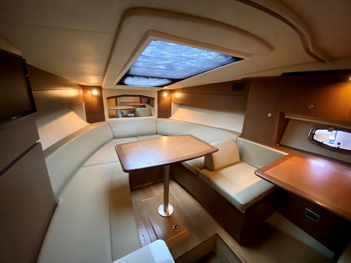 the best price on No Name 2013