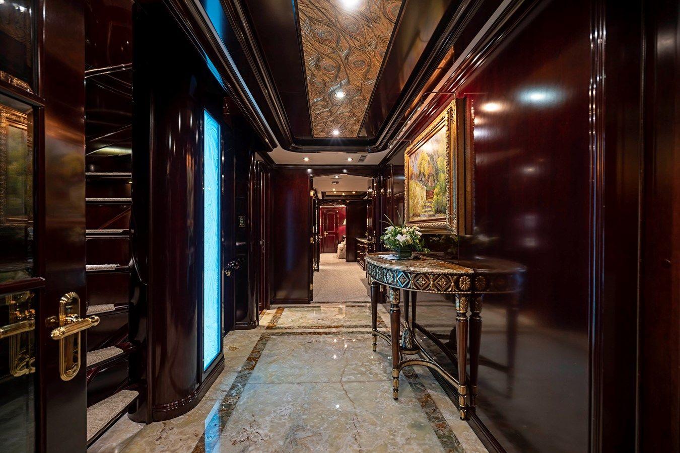 Лучшая цена на MISS CHRISTINE Tri-Deck MY