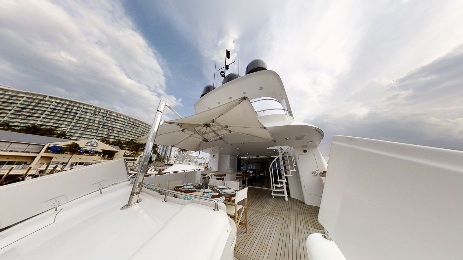 Стоимость яхты ENTOURAGE 125