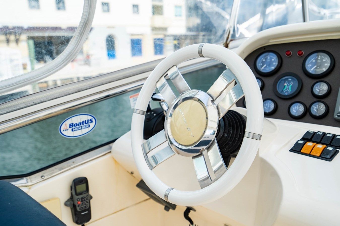 Buy a SIR JACOB II - Azimut Yachts at Shestakov Yacht Sales