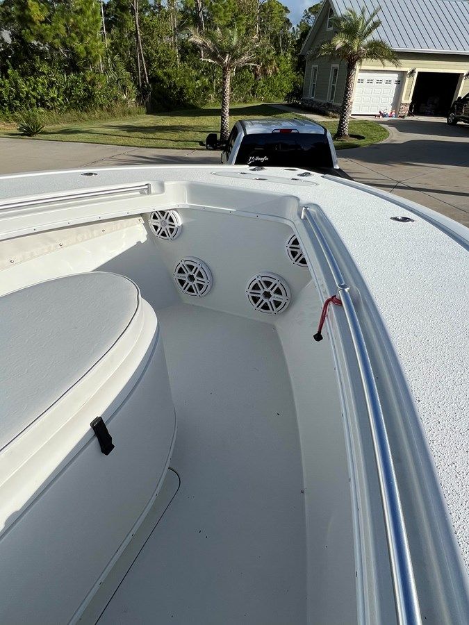 Buy a yacht 32 Yellowfin 2016