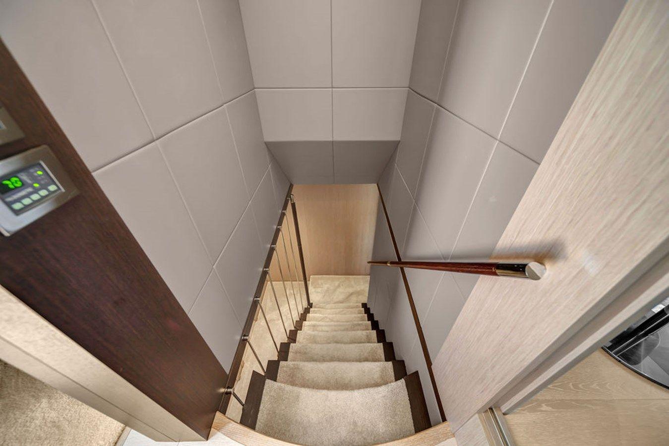 Buy a yacht Sunseeker 86