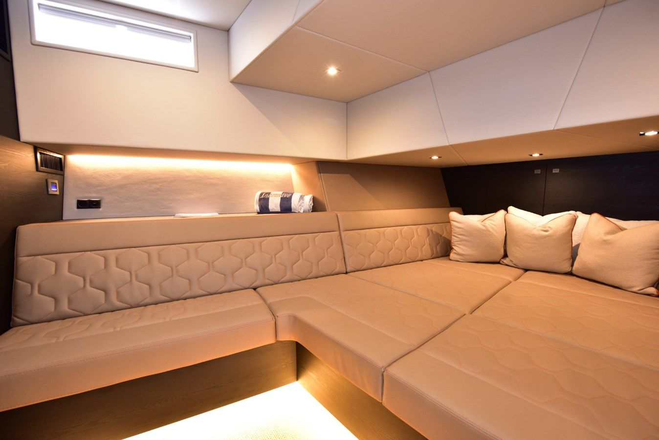 Купить яхту No Name - VANQUISH YACHTS в Shestakov Yacht Sales