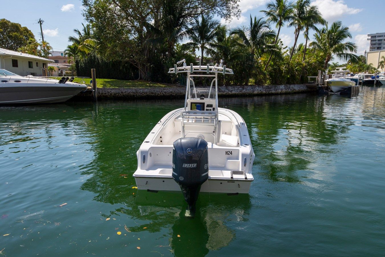 Лучшая цена на 24 Contender Sport