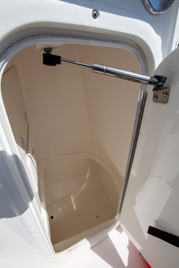 Стоимость яхты 24 Contender Sport 2015