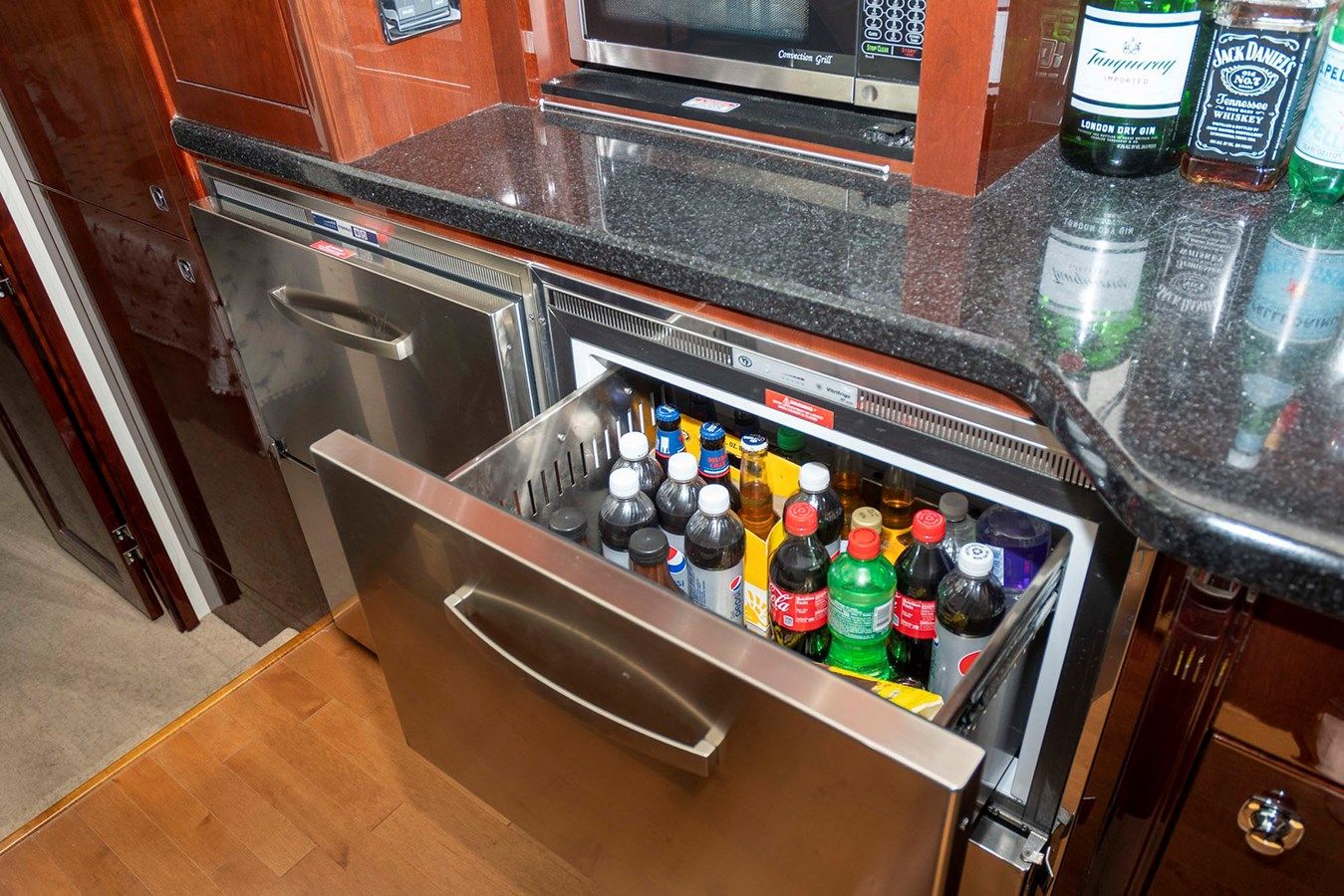 Buy a yacht AT'S AHMIBOTE V - SEA RAY