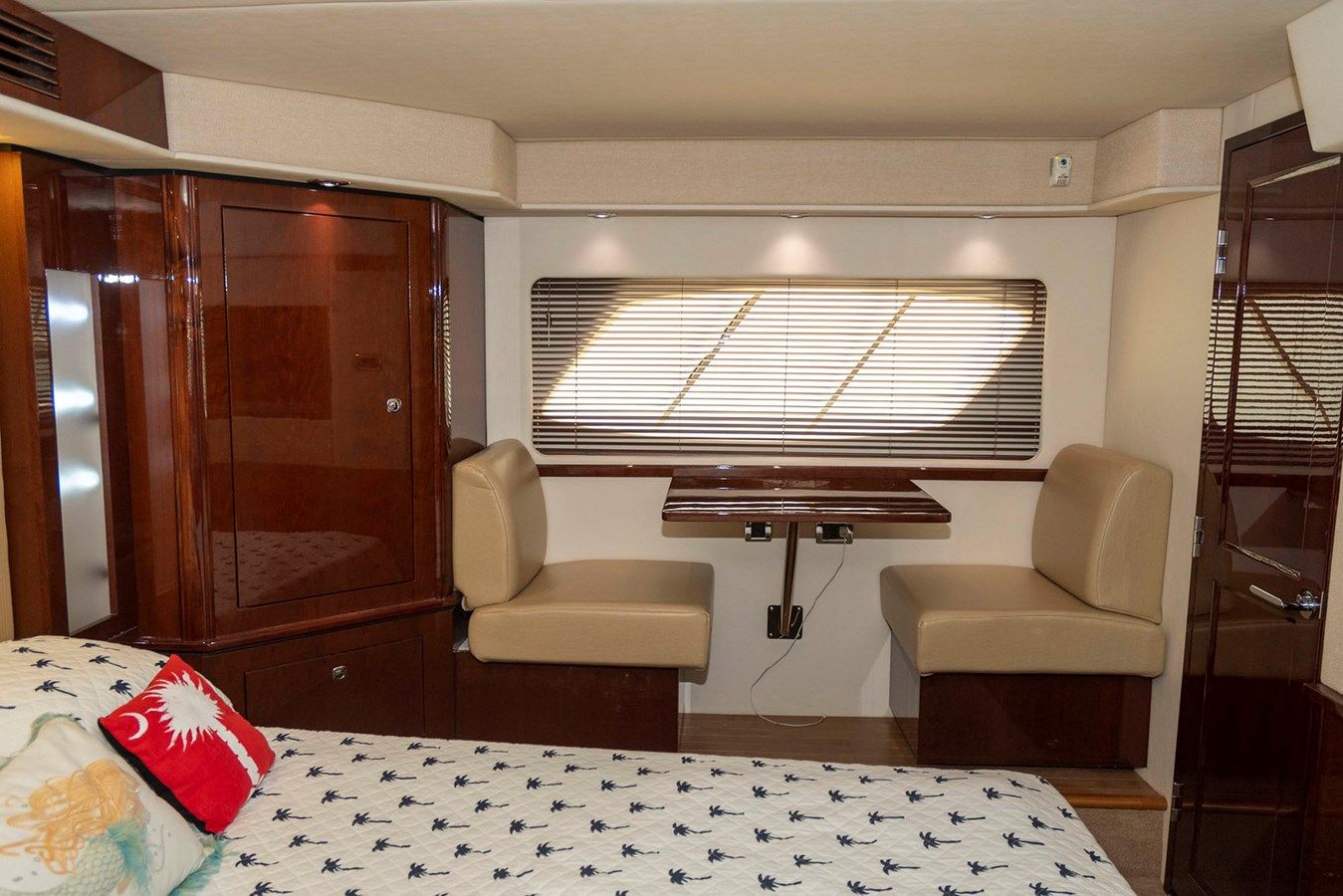 Buy a yacht AT'S AHMIBOTE V - SEA RAY