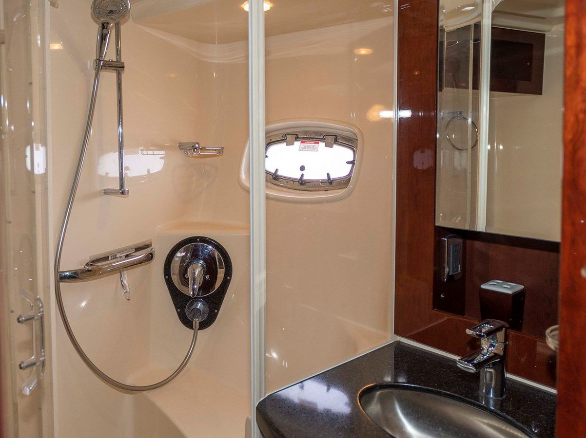 best yacht sales deals AT'S AHMIBOTE V - SEA RAY