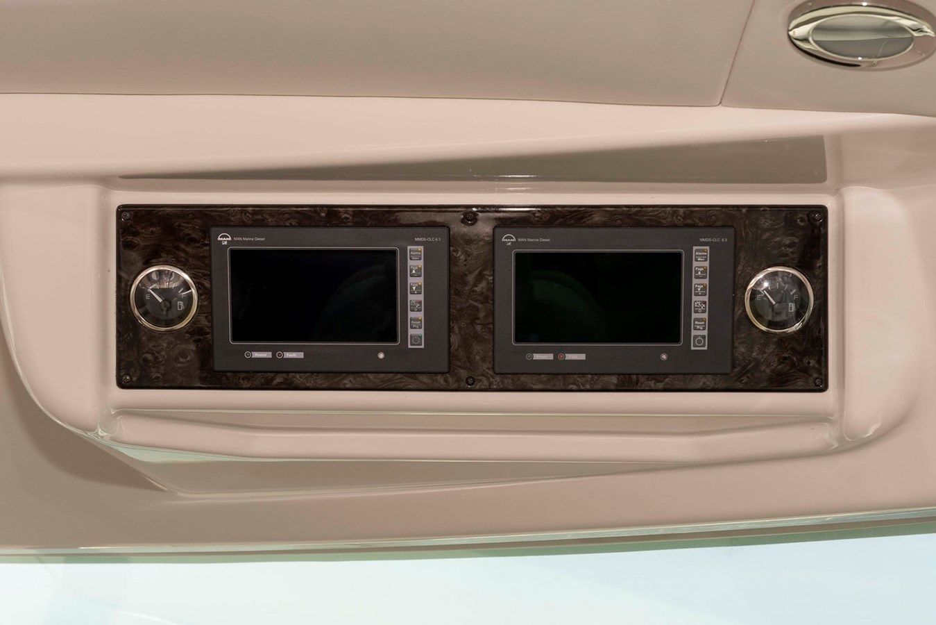 Buy a yacht AT'S AHMIBOTE V - SEA RAY