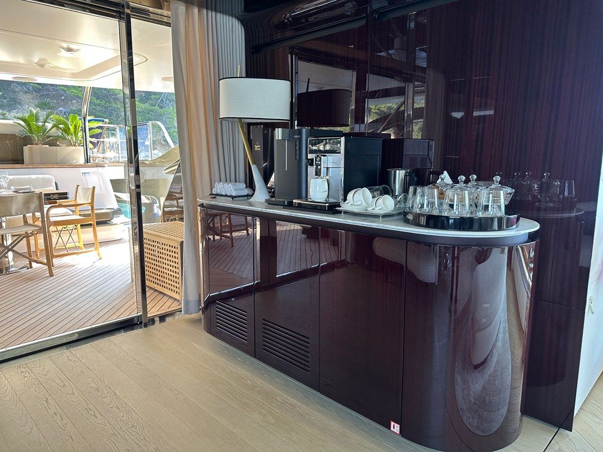 Buy a yacht SHABBY - Azimut Yachts